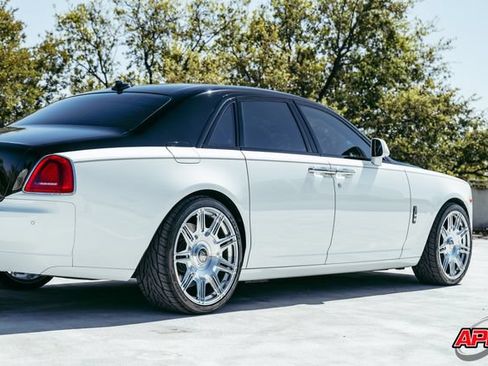 Used 2017 Rolls-Royce Ghost RWD image 69