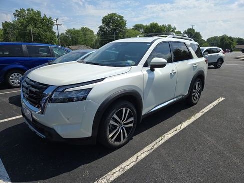 Used 2023 Nissan Pathfinder Platinum AWD/4WD image 1