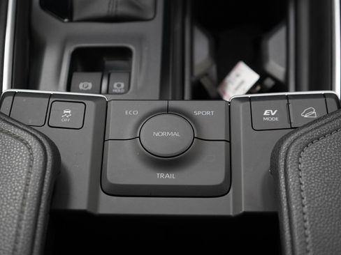 Used 2025 Toyota Grand Highlander AWD Hybrid image 21