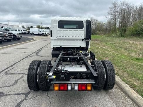 New 2024 Chevrolet Low Cab Forward 5500XD RWD image 14