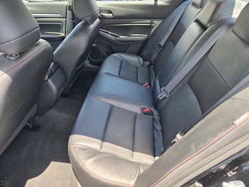 Used 2024 Nissan Altima 2.5 SR FWD image 17