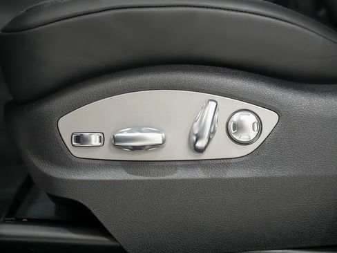 New 2026 Porsche Macan image 24