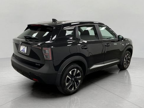 Used 2026 Nissan Kicks SV w/ SV Premium Package AWD/4WD image 4