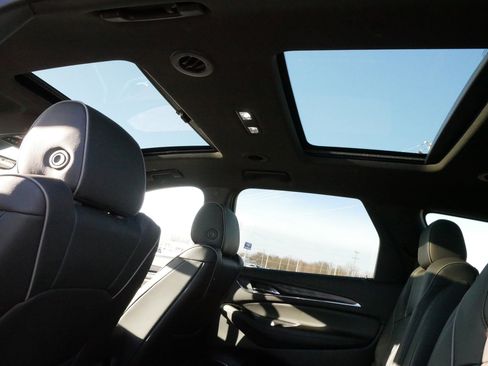 Used 2023 Buick Enclave Avenir w/ Avenir Technology Package image 35