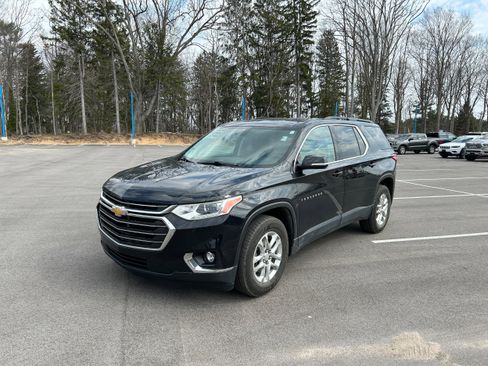 Used 2019 Chevrolet Traverse LT w/ LPO, Floor Liner Package image 9