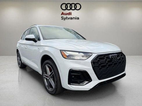 Certified 2025 Audi Q5 e Premium Plus w/ Premium Plus Package AWD/4WD image 1