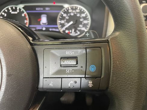Certified 2022 Nissan Rogue SV FWD image 14