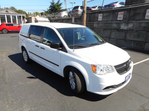 Used 2014 RAM C/V Tradesman FWD image 5