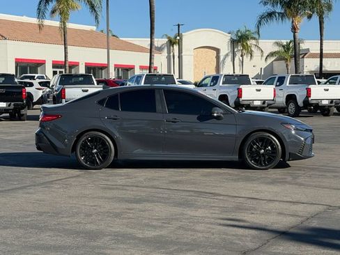 Used 2025 Toyota Camry SE FWD image 4