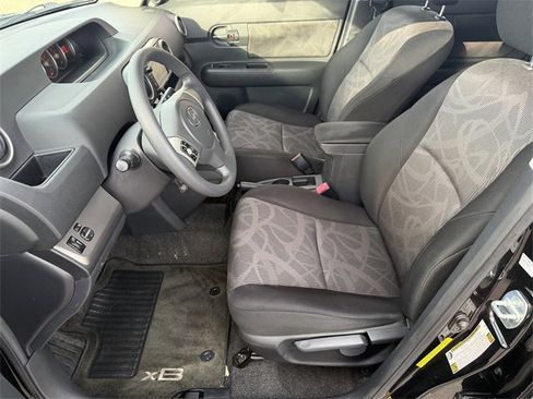 Used 2014 Scion xB image 18