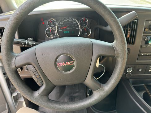 Used 2025 GMC Savana 3500 LT w/ LT Preferred Equipment Group RWD image 23