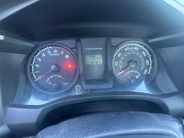 Used 2017 Toyota Tacoma SR RWD image 8