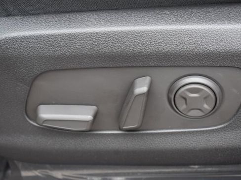New 2026 Kia Carnival EX FWD image 21