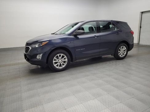 Used 2019 Chevrolet Equinox LS image 2