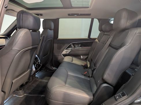 Used 2024 Land Rover Range Rover Long Wheelbase SE image 25