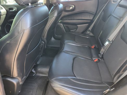Used 2017 Jeep Compass Latitude w/ Popular Equipment Group image 8
