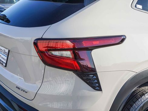 New 2026 Chevrolet Trax ACTIV w/ Sunroof Package FWD image 7