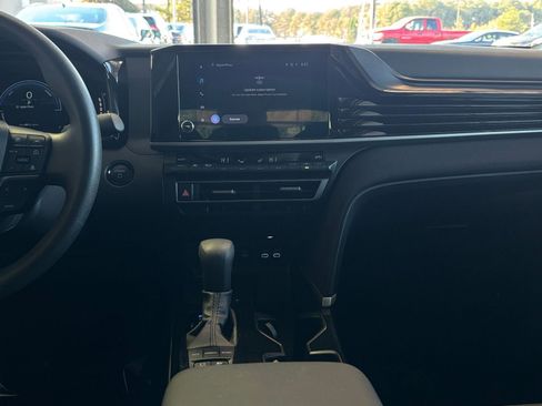 Used 2025 Toyota Camry LE image 25