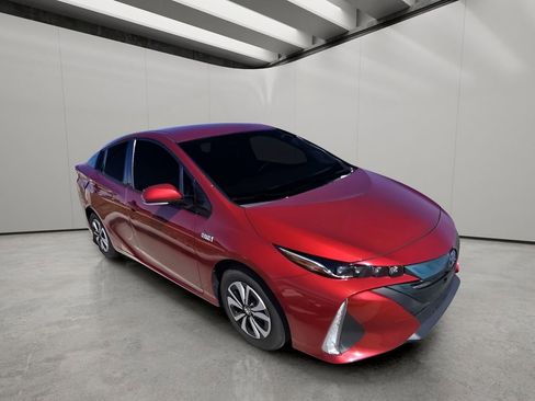 Used 2017 Toyota Prius Prime Premium w/ Carpet Mat Package image 7
