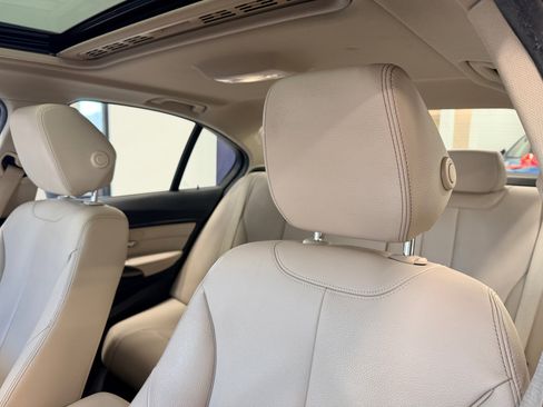 Used 2016 BMW 320i Sedan image 18