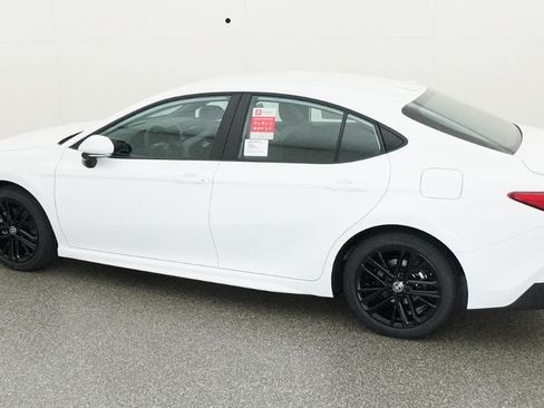 Used 2026 Toyota Camry SE FWD image 46