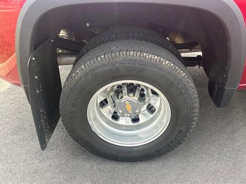 Used 2024 Chevrolet Silverado 3500 High Country w/ High Country Premium Package AWD/4WD image 10