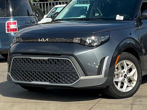 Used 2023 Kia Soul LX w/ LX Technology Package image 11