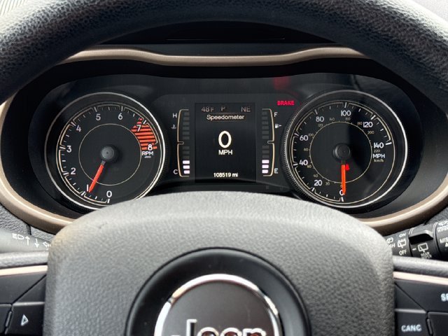 Used 2018 Jeep Cherokee Latitude AWD/4WD image 13