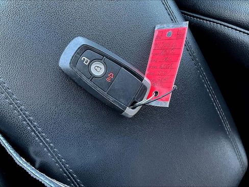 Used 2022 Ford Edge SEL image 6