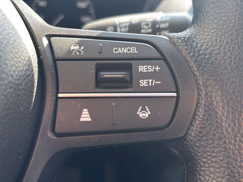 Used 2025 Honda HR-V LX image 6
