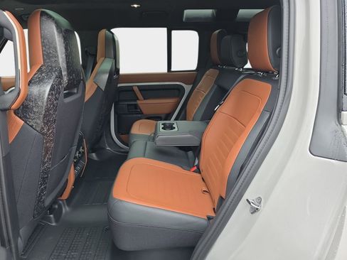 New 2026 Land Rover Defender 110 OCTA AWD/4WD image 13