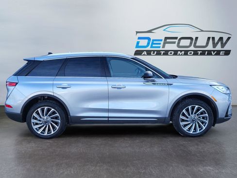 Used 2024 Lincoln Corsair Reserve w/ Towing Package image 2