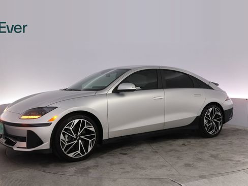 Used 2025 Hyundai Ioniq 6 SEL RWD image 18