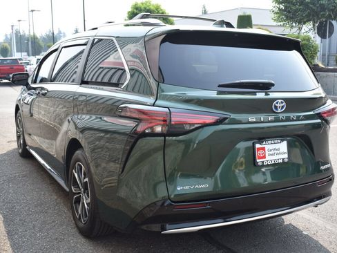 Certified 2025 Toyota Sienna Platinum AWD/4WD image 7