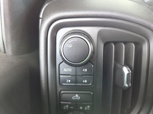 Used 2019 Chevrolet Silverado 1500 Custom Trail Boss w/ Custom Convenience Package AWD/4WD image 8