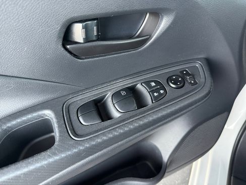 Used 2025 Nissan Versa S w/ Trunk Package image 22