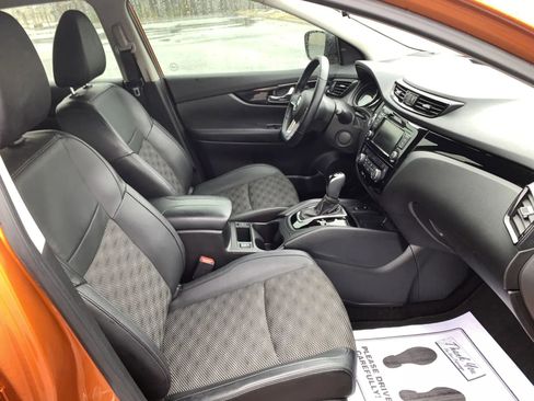 Used 2022 Nissan Rogue Sport SV w/ Technology Package image 30
