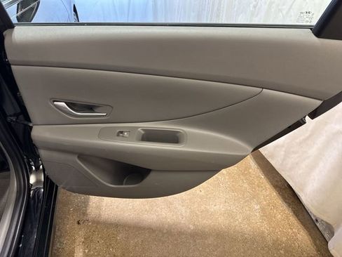 Used 2025 Hyundai Elantra SEL FWD image 25