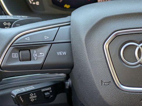 Used 2025 Audi Q3 2.0T Premium image 10