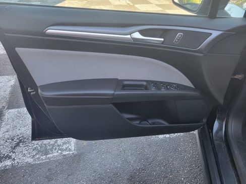 Used 2014 Ford Fusion S FWD image 9