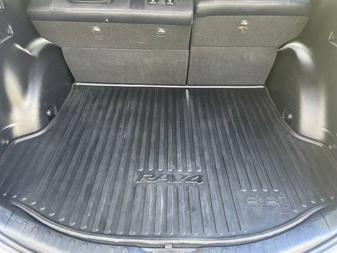 Used 2018 Toyota RAV4 SE w/ Power Extra Value Package AWD/4WD image 7