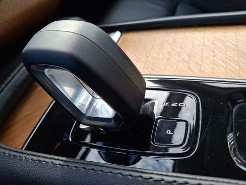 Used 2023 Volvo XC90 B5 Plus w/ Protection Package image 16