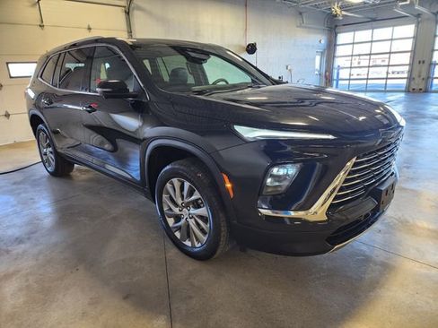 Used 2025 Buick Enclave Preferred image 6