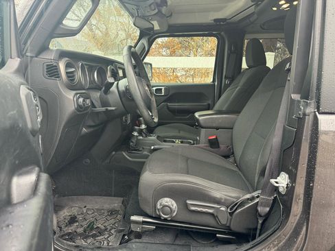 Used 2019 Jeep Wrangler Sport image 27