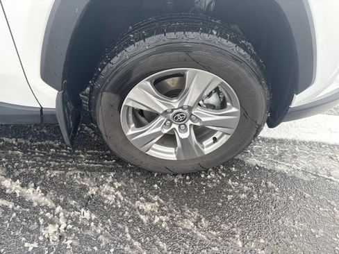 Used 2025 Toyota RAV4 XLE image 9