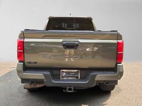 Used 2024 Toyota Tacoma TRD Sport w/ TRD Sport Premium Package AWD/4WD image 4
