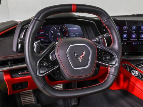 Used 2021 Chevrolet Corvette Stingray w/ Z51 Performance Package image 27