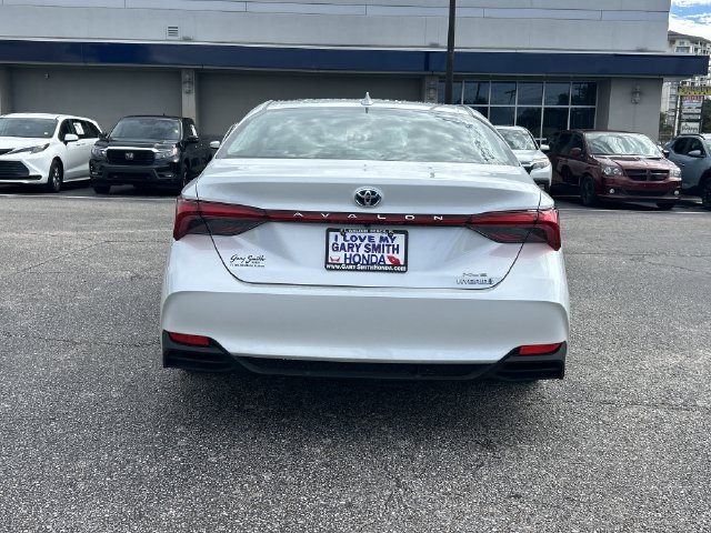 Used 2020 Toyota Avalon XLE w/ Moonroof Package FWD image 5