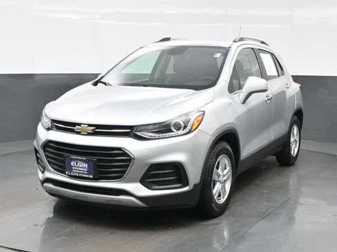 Used 2018 Chevrolet Trax LT w/ Driver Confidence Package FWD image 1