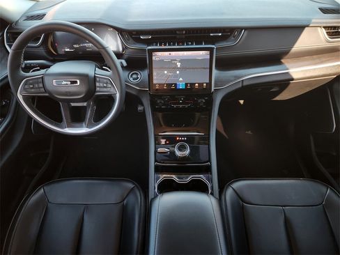 Used 2023 Jeep Grand Cherokee L Limited image 25